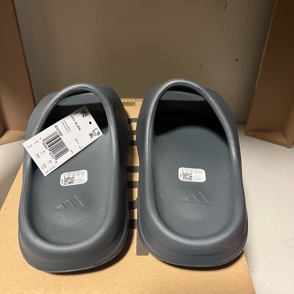 Yeezy slides size 8 Slate Grey - Picture 5 of 11